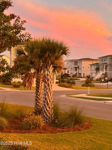 163 Voyager Way, Hampstead, NC 28443