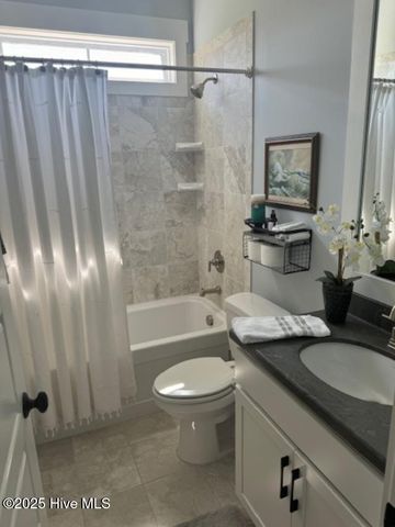 163 Voyager Way, Hampstead, NC 28443