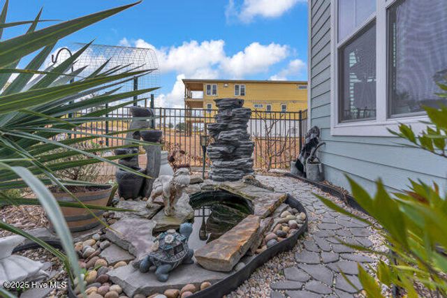 163 Voyager Way, Hampstead, NC 28443