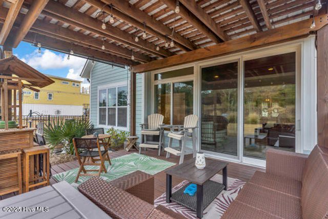 163 Voyager Way, Hampstead, NC 28443