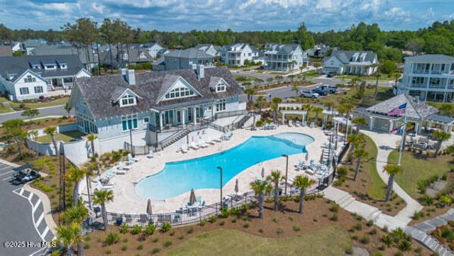 163 Voyager Way, Hampstead, NC 28443