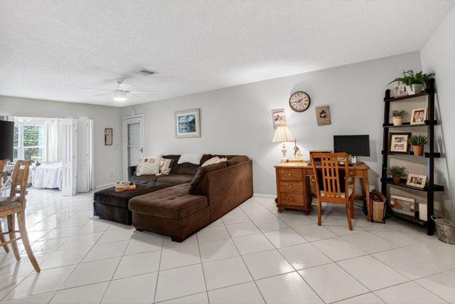 5050 Nesting Way B, Delray Beach, FL 33484