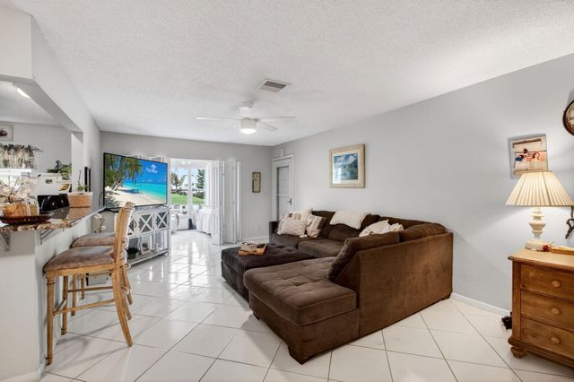 5050 Nesting Way B, Delray Beach, FL 33484