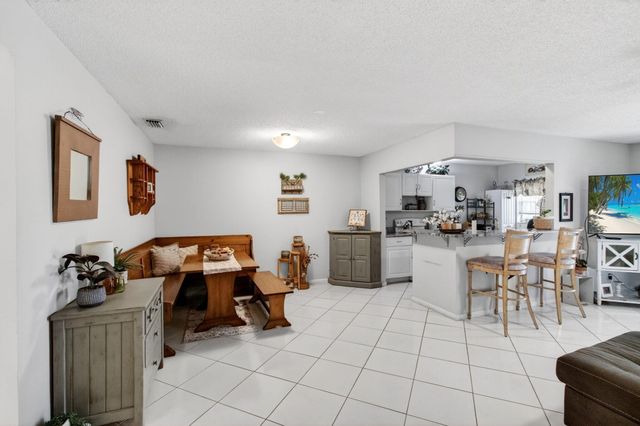 5050 Nesting Way B, Delray Beach, FL 33484