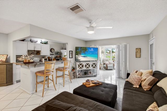 5050 Nesting Way B, Delray Beach, FL 33484