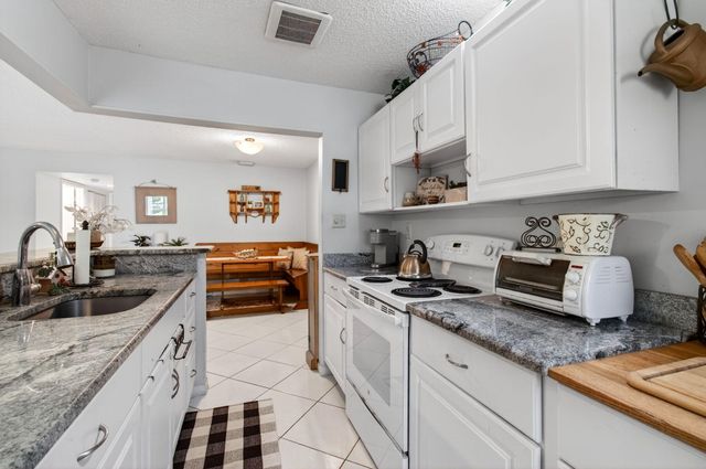 5050 Nesting Way B, Delray Beach, FL 33484