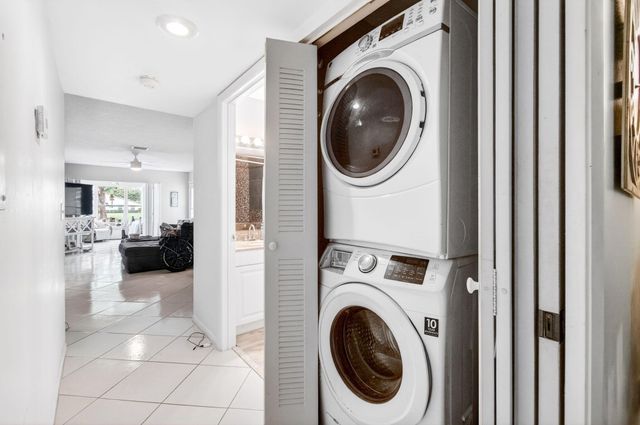 5050 Nesting Way B, Delray Beach, FL 33484