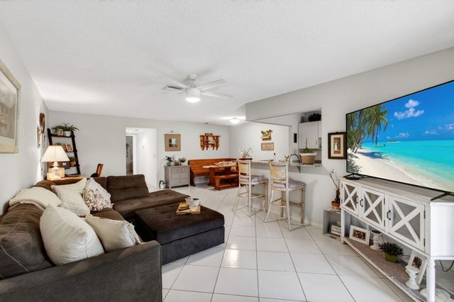 5050 Nesting Way B, Delray Beach, FL 33484