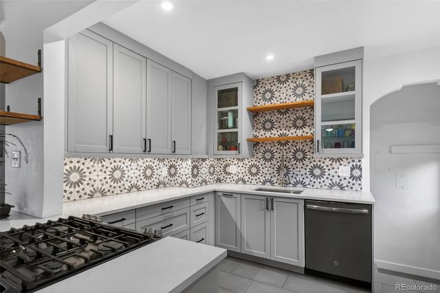 1050 Pikeview Street, Lakewood, CO 80215