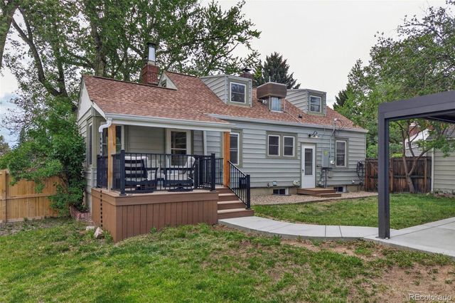 1050 Pikeview Street, Lakewood, CO 80215
