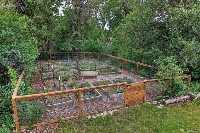 1050 Pikeview Street, Lakewood, CO 80215