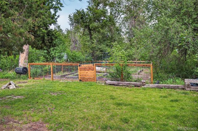 1050 Pikeview Street, Lakewood, CO 80215