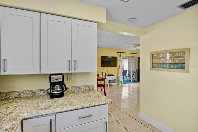 159 VISTA HERMOSA CIRCLE 27B, Sarasota, FL 34242