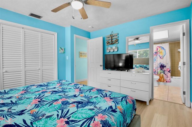 159 VISTA HERMOSA CIRCLE 27B, Sarasota, FL 34242