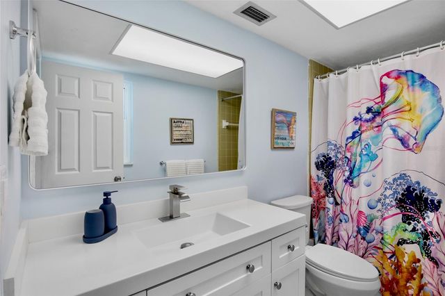 159 VISTA HERMOSA CIRCLE 27B, Sarasota, FL 34242