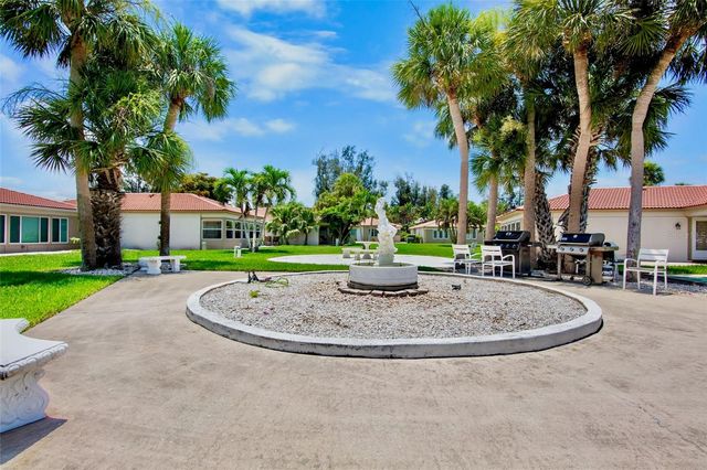 159 VISTA HERMOSA CIRCLE 27B, Sarasota, FL 34242