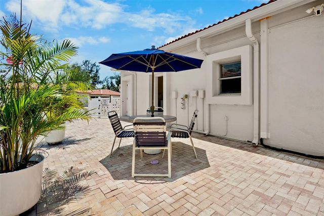 159 VISTA HERMOSA CIRCLE 27B, Sarasota, FL 34242