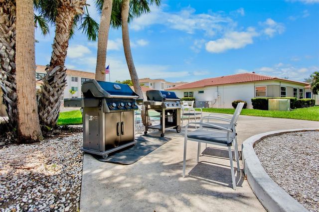 159 VISTA HERMOSA CIRCLE 27B, Sarasota, FL 34242