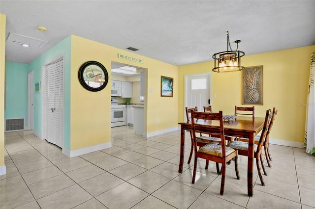 159 VISTA HERMOSA CIRCLE 27B, Sarasota, FL 34242