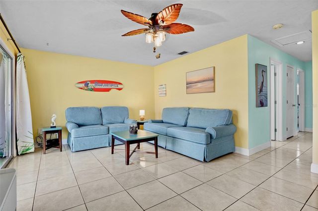 159 VISTA HERMOSA CIRCLE 27B, Sarasota, FL 34242