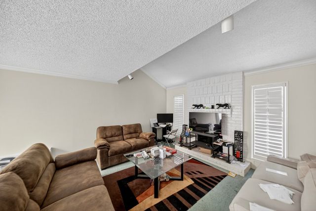 1210 W Scharbauer Dr, Midland, TX 79705