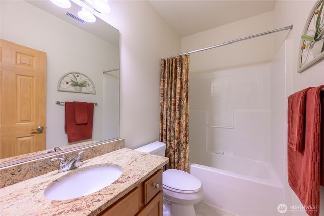 8313 Bainbridge Loop NE, Lacey, WA 98516