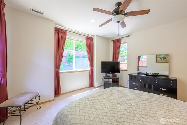 8313 Bainbridge Loop NE, Lacey, WA 98516