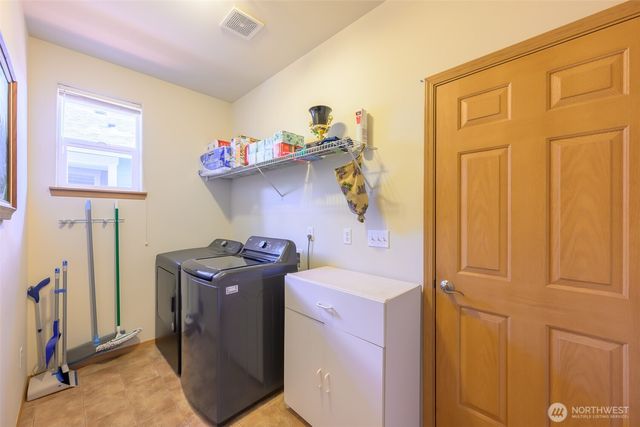 8313 Bainbridge Loop NE, Lacey, WA 98516