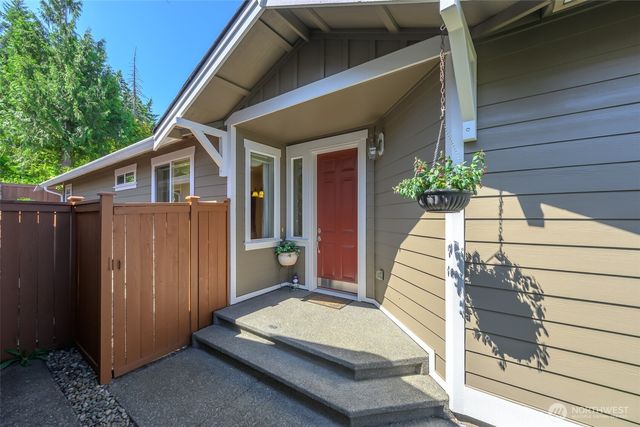 8313 Bainbridge Loop NE, Lacey, WA 98516