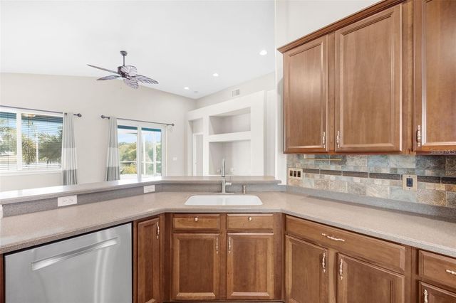 5124 CLOVER MIST DRIVE, Apollo Beach, FL 33572