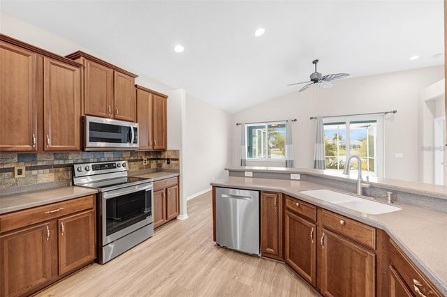 5124 CLOVER MIST DRIVE, Apollo Beach, FL 33572