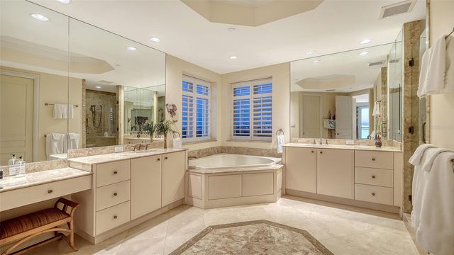 2052 BENJAMIN FRANKLIN DRIVE D702, Sarasota, FL 34236