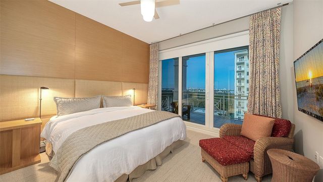 2052 BENJAMIN FRANKLIN DRIVE D702, Sarasota, FL 34236