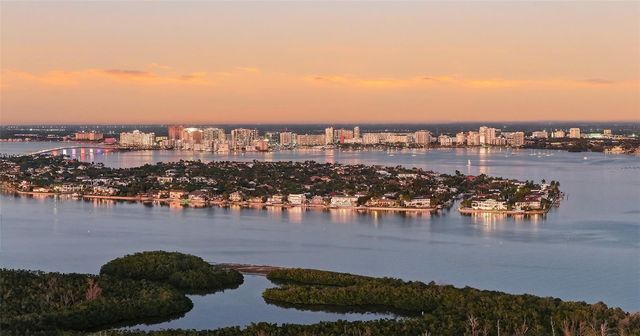 2052 BENJAMIN FRANKLIN DRIVE D702, Sarasota, FL 34236