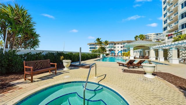 2052 BENJAMIN FRANKLIN DRIVE D702, Sarasota, FL 34236