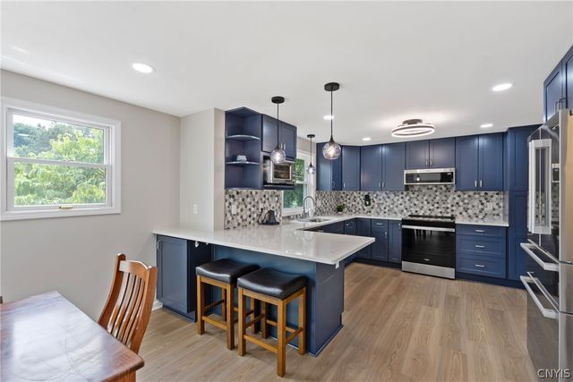 4233 Halfmoon Circle, Clay, NY 13090