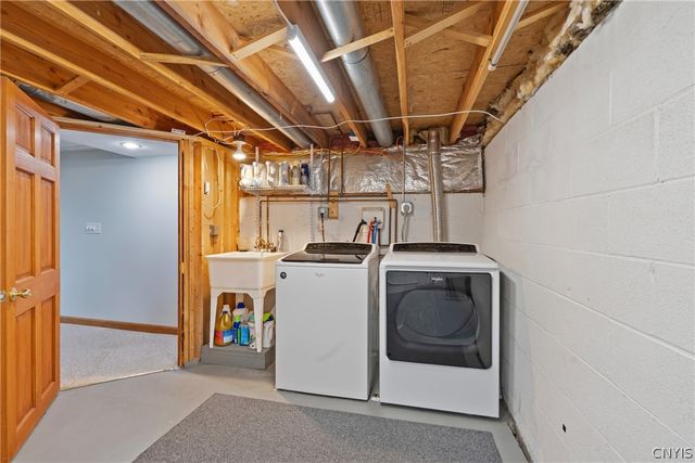 4233 Halfmoon Circle, Clay, NY 13090