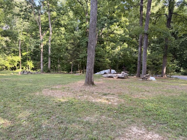 1021 Woodmont Dr, Dickson, TN 37055