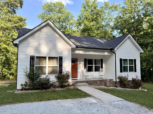 1021 Woodmont Dr, Dickson, TN 37055