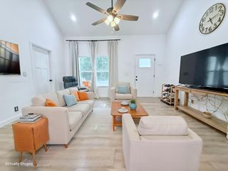 1021 Woodmont Dr, Dickson, TN 37055