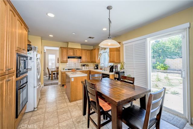 6130 W Avenue K2, Lancaster, CA 93536