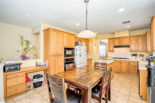 6130 W Avenue K2, Lancaster, CA 93536