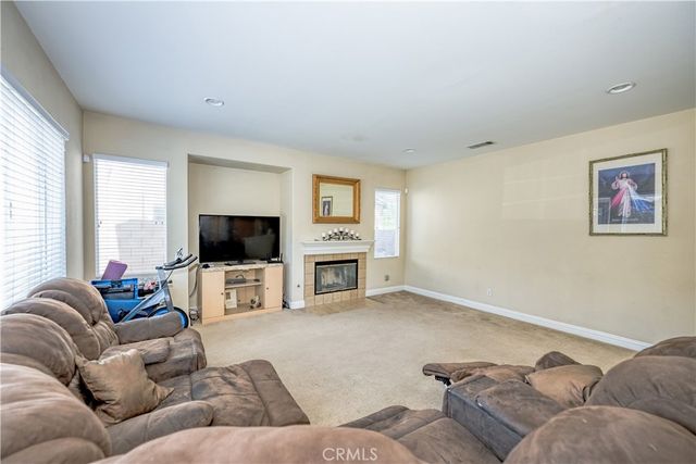 6130 W Avenue K2, Lancaster, CA 93536