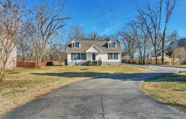 113 Caruthers Ave, Lebanon, TN 37087