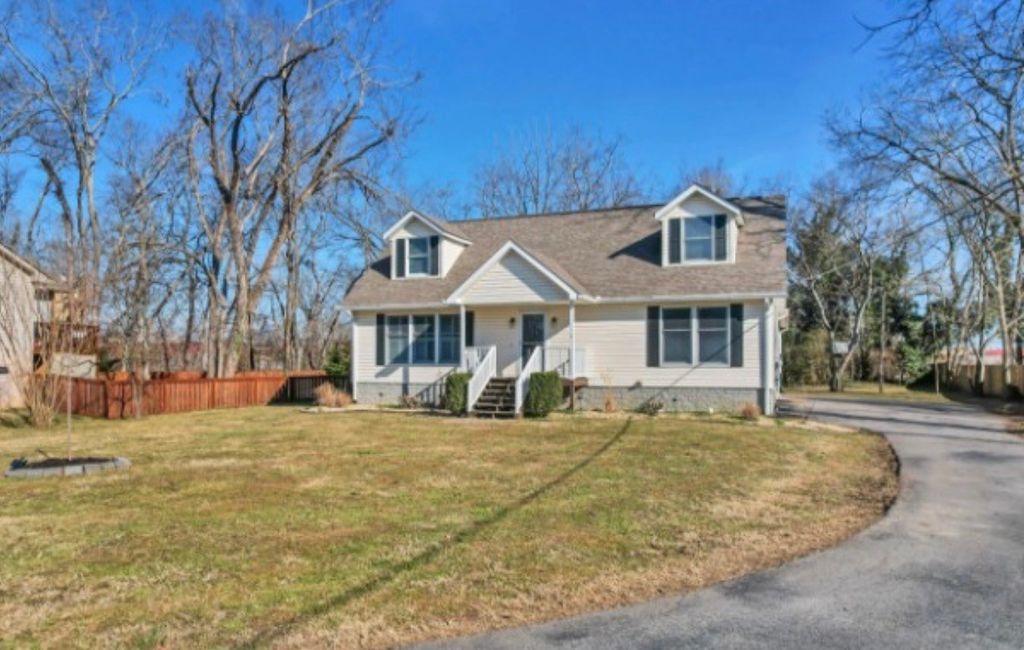 113 Caruthers Ave, Lebanon, TN 37087