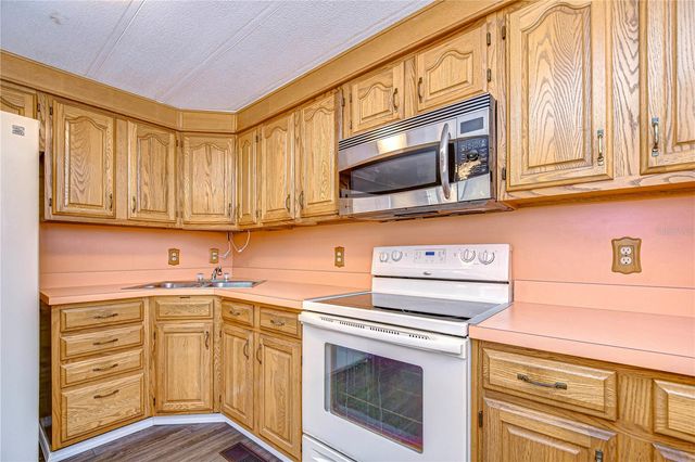 38725 VULCAN CIRCLE, Zephyrhills, FL 33542