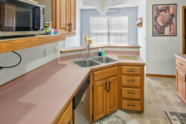 2790 S Hartford Avenue, Bolivar, MO 65613