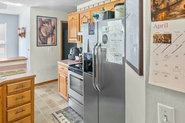 2790 S Hartford Avenue, Bolivar, MO 65613