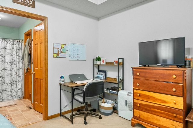 2790 S Hartford Avenue, Bolivar, MO 65613