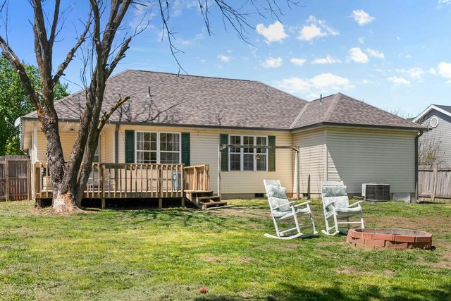 2790 S Hartford Avenue, Bolivar, MO 65613